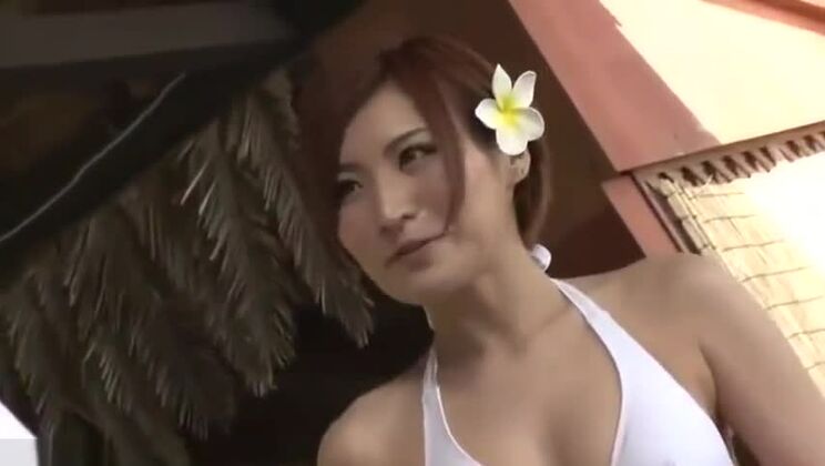Nice breasty Japanese huzzy in public place