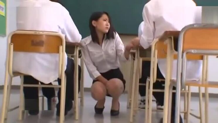 Charming Japanese huzzy in fetish porn movie