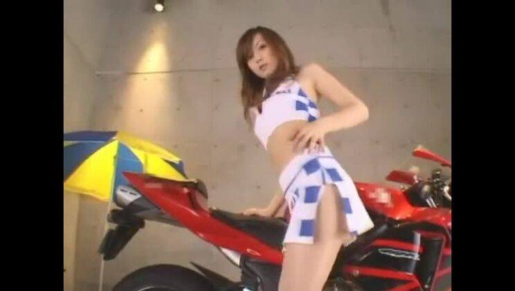 Incredible Japanese girl in an amazing closeup scene in public