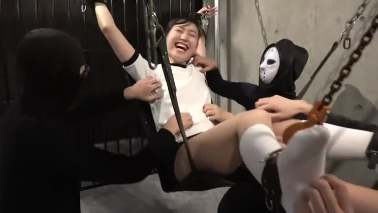 Nice oriental tart making a kinky fetish performance