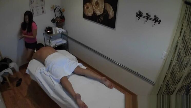 Curvy japanese masseuse rides cowgirl style