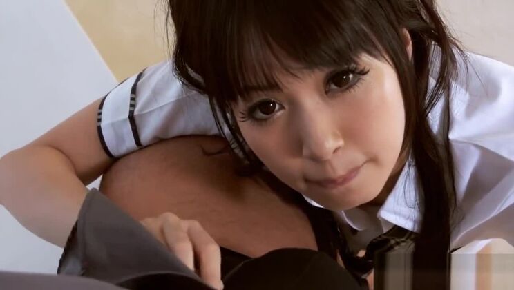 Asian teen enjoys deepthroat