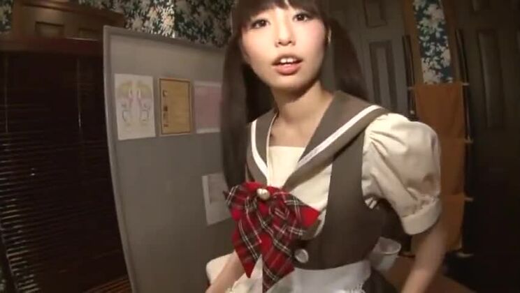 メイドリフレの店員さんがイヤらしい事いっぱいしちゃいました！ みなみ