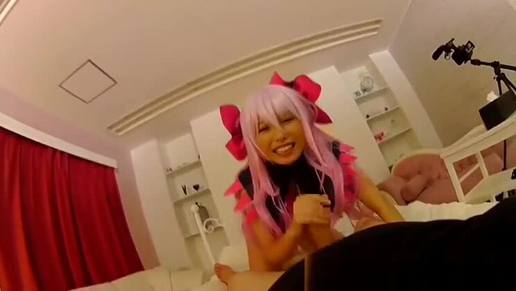 wild princess shows off her naked body