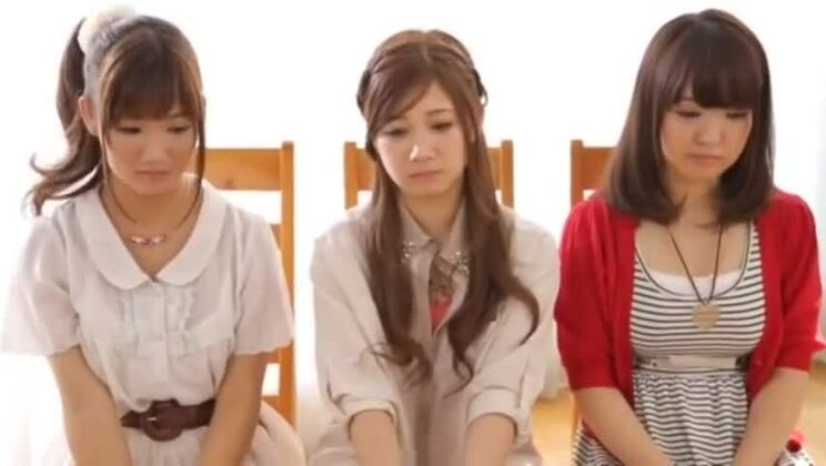 SDMT-850 18歳限定3人同時にAV DEBUT！！ 母校の制服を着て