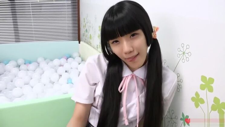 JAPANESE TEENGIRL LICKING SAUSAGE