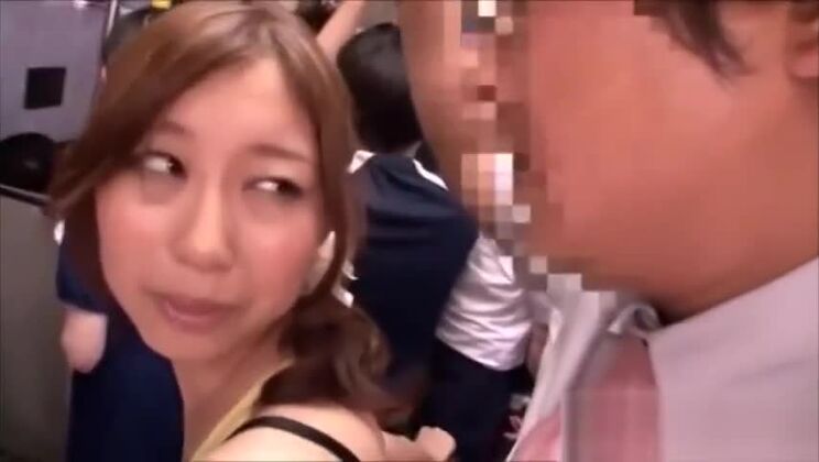 Sexy Japanese girls give blowjob and fuck in bus