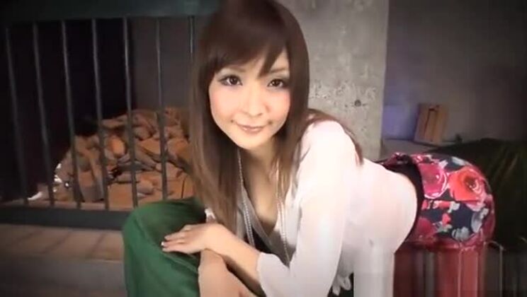 Stud rams fat pussy lips